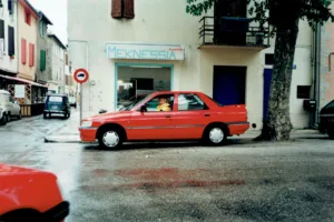 Voiture rouge Mady de la Giraudière